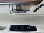 2017 ES 300h Thumbnail 11
