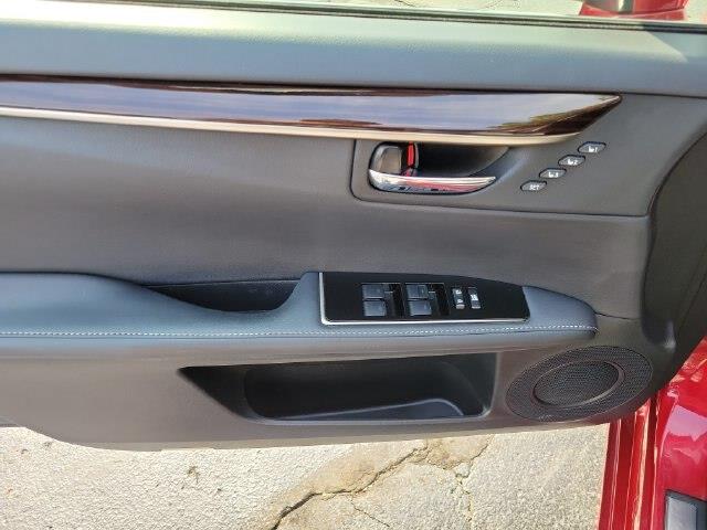 2017 Lexus ES - $22,988