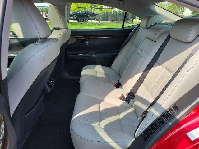 2017 Lexus ES - $22,988