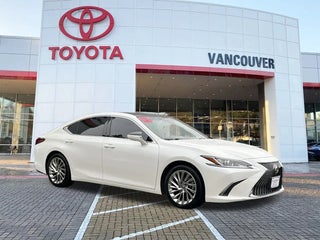 2019 Lexus ES 350 with Eminent White Pearl Exterior