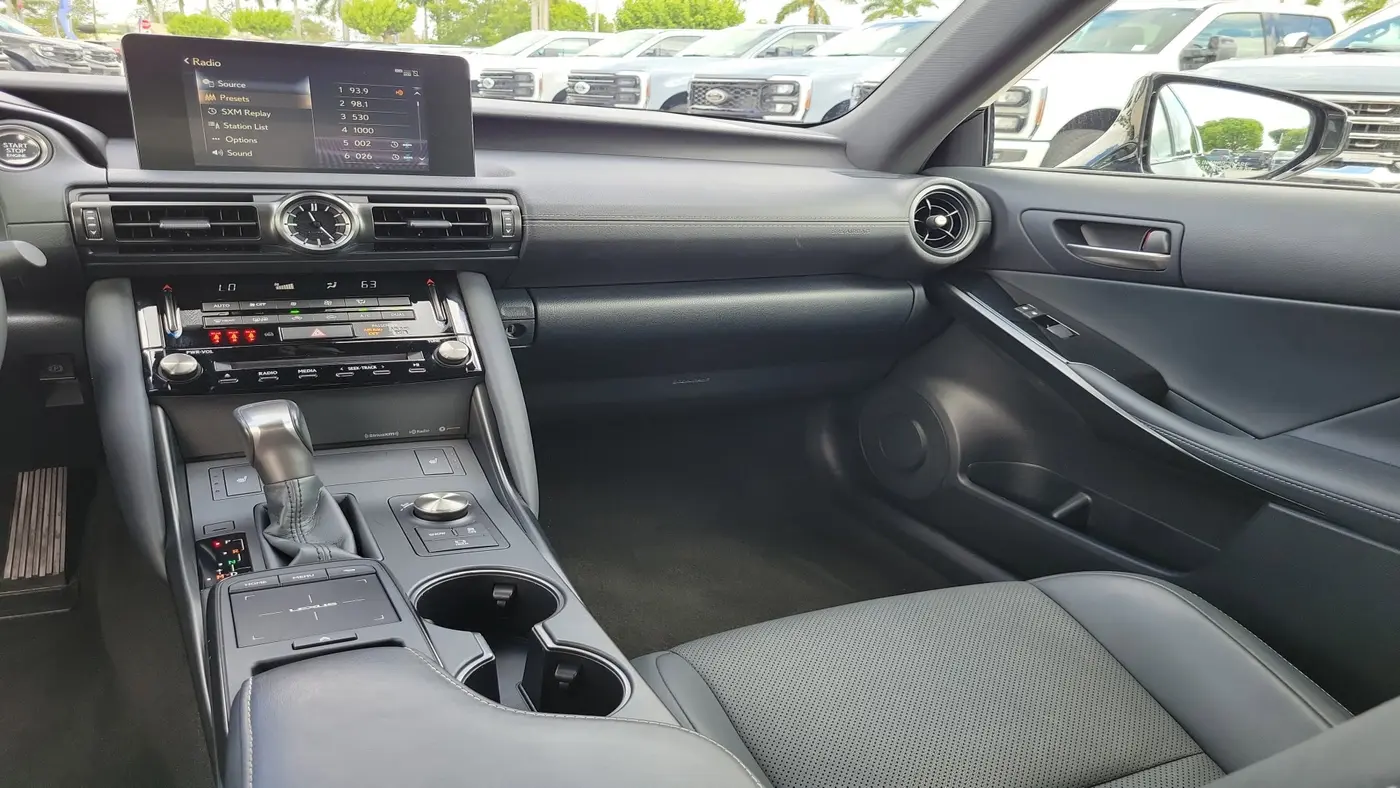 2024 Lexus IS 350 F SPORT Design