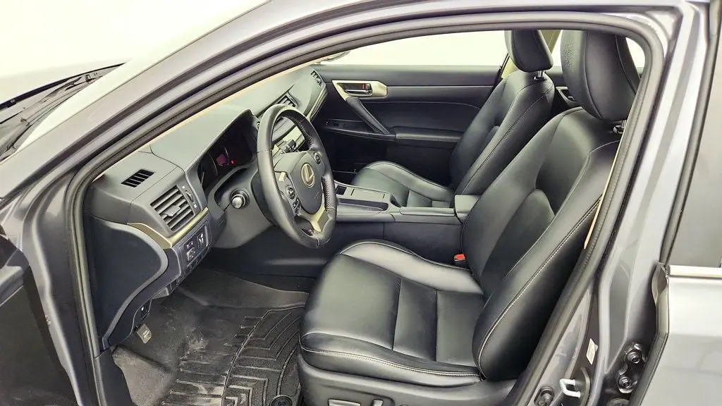 2016 Lexus CT - $19,495