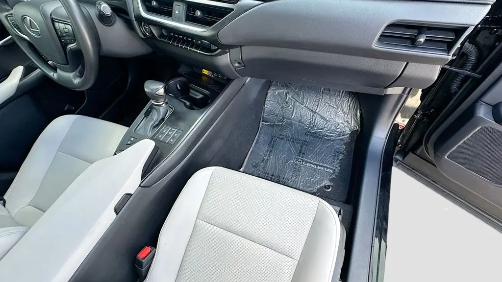 2024 Lexus UX 250h Premium