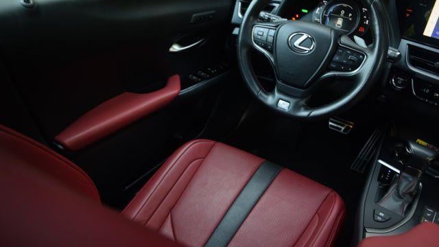 2023 Lexus UX 250h F SPORT Handling