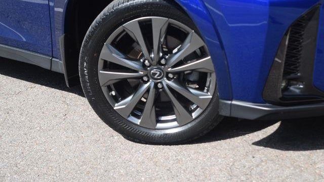 2023 Lexus UX 250h F SPORT Handling