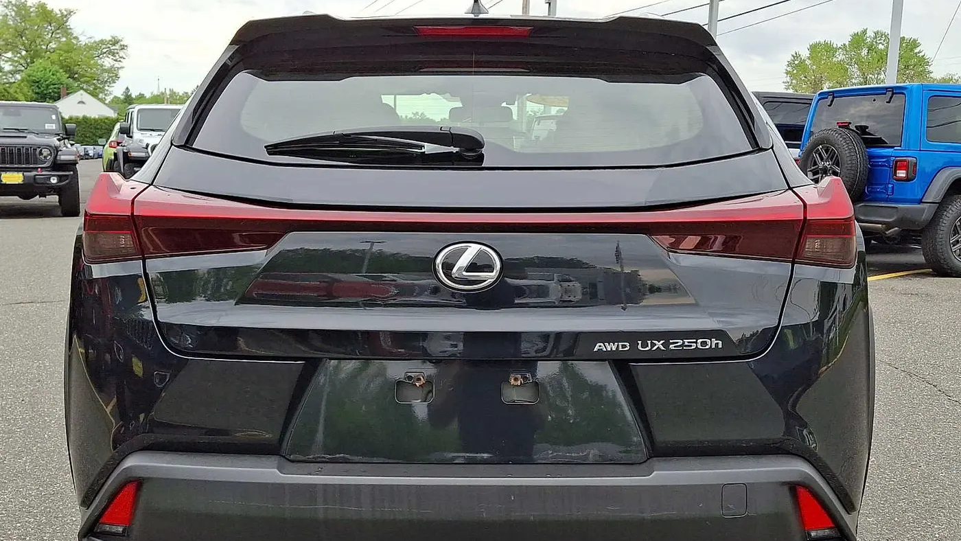 2023 Lexus UX 250h Base