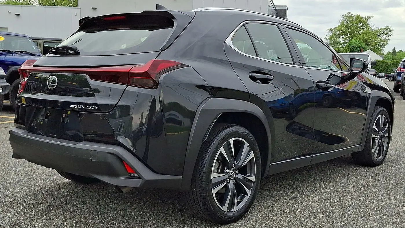 2023 Lexus UX 250h Base