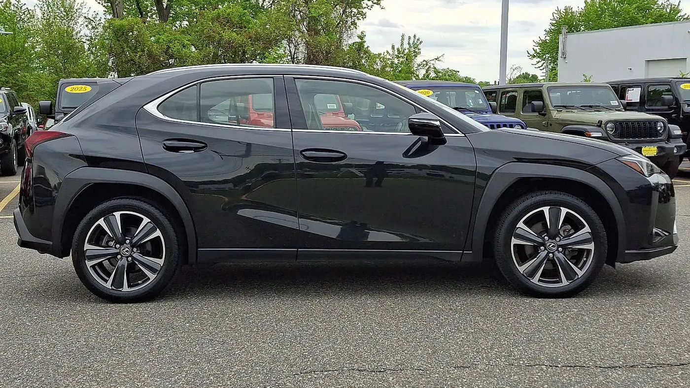 2023 Lexus UX 250h Base