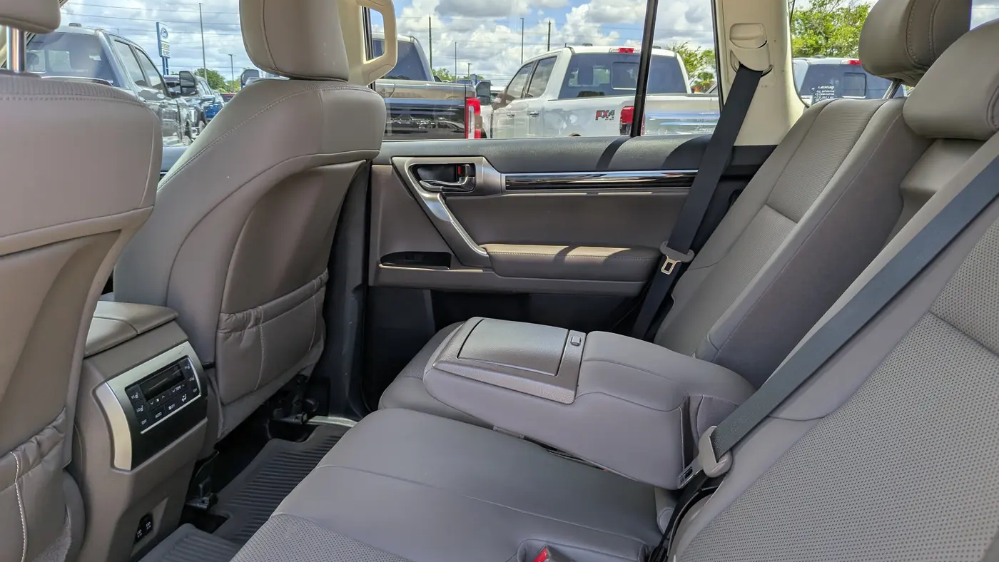 2023 Lexus GX 460 Base