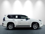 2017 GX 460 Thumbnail 3