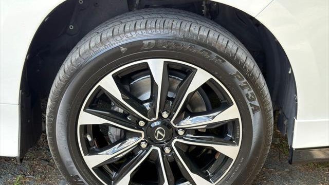 2021 Lexus LX 570 Three-Row