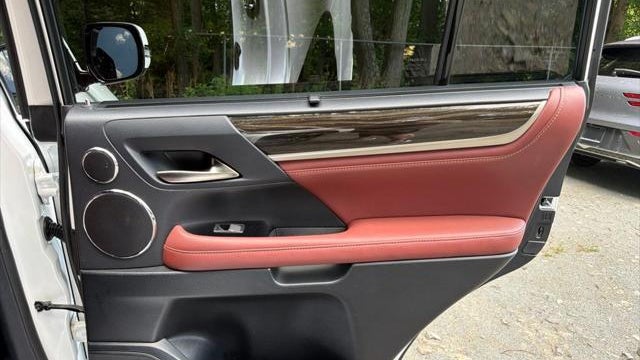 2021 Lexus LX 570 Three-Row
