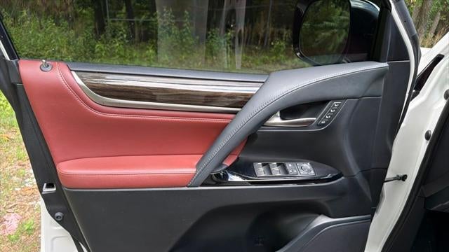 2021 Lexus LX 570 Three-Row