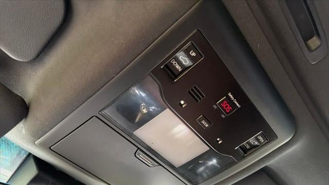 2021 Lexus LX 570 Three-Row