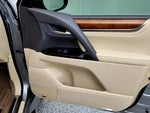 2020 LX 570 Thumbnail 29