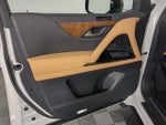 2023 LX 600 Thumbnail 11