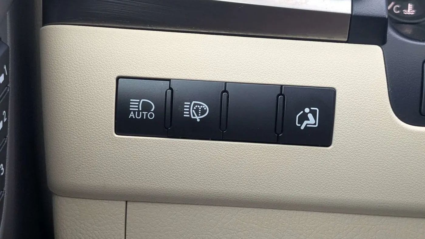 2019 Lexus LX 570 Three-Row
