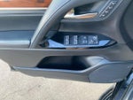 2017 LX 570 Thumbnail 11