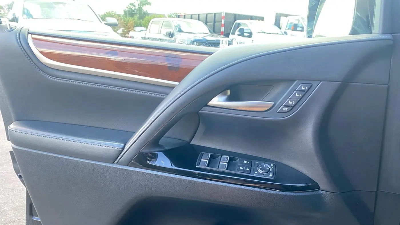 2017 Lexus LX 570 Base
