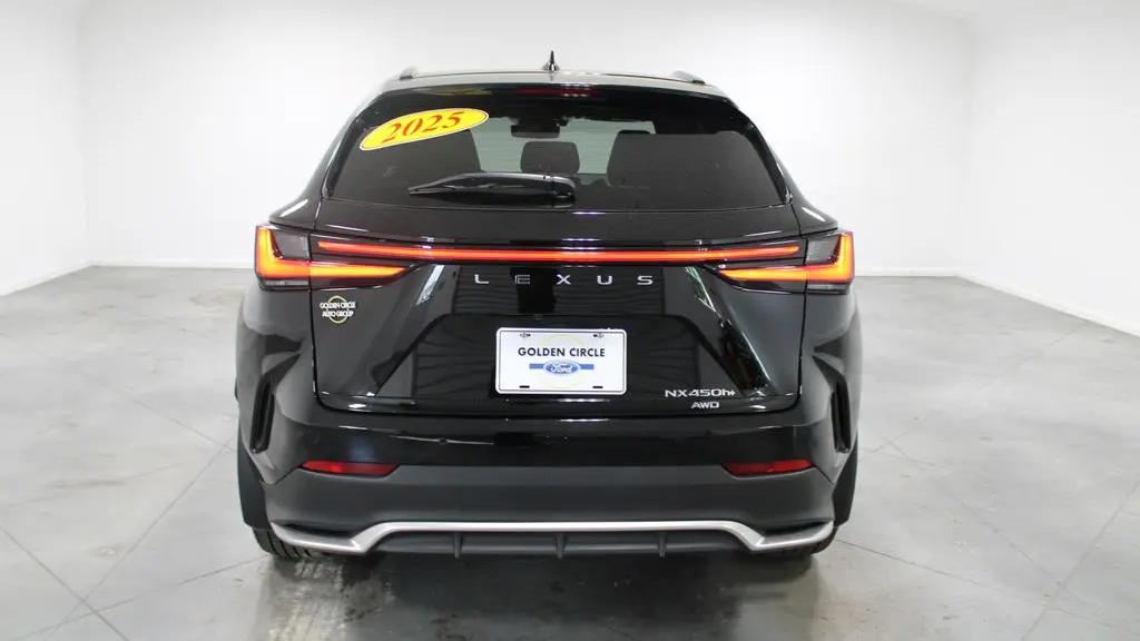 2025 Lexus NX 450h+ F SPORT Handling