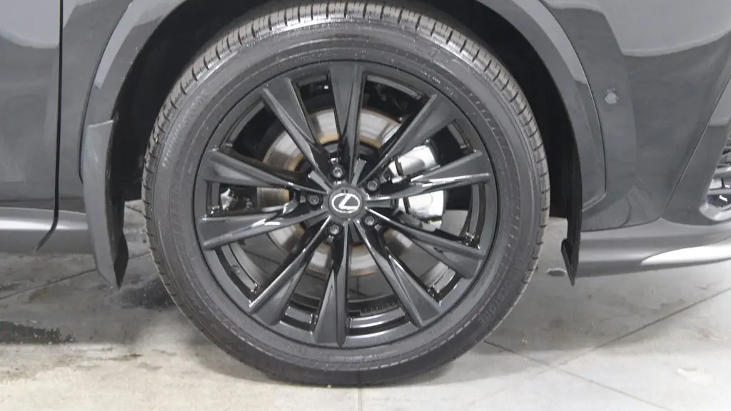 2025 Lexus NX 450h+ F SPORT Handling