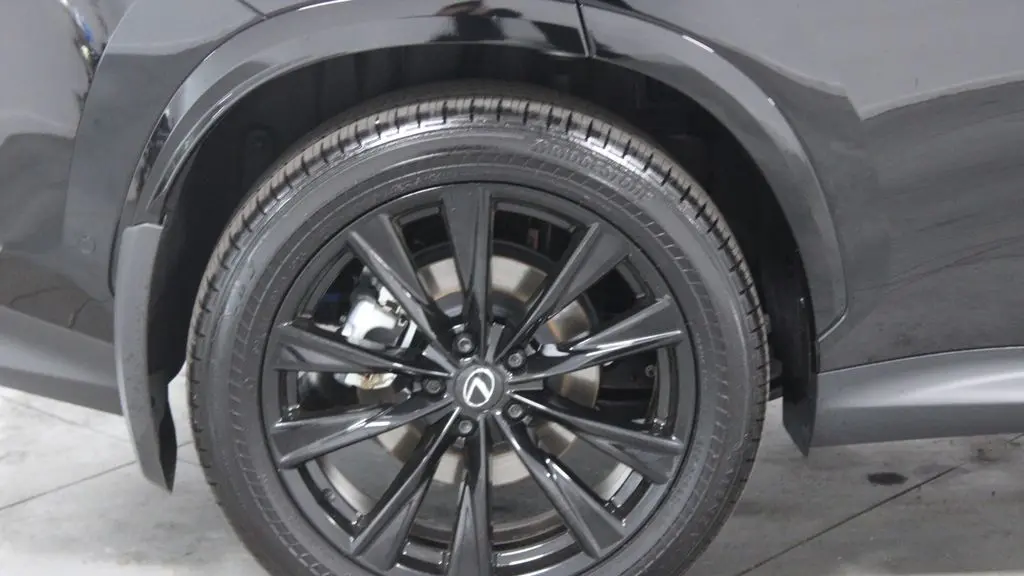2025 Lexus NX 450h+ F SPORT Handling