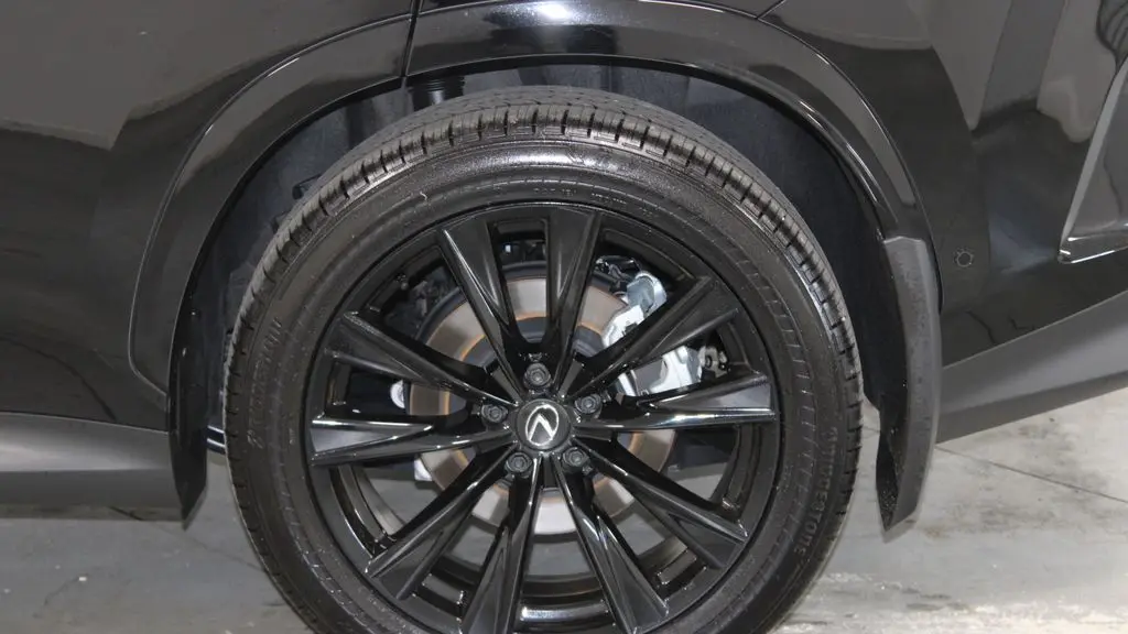 2025 Lexus NX 450h+ F SPORT Handling