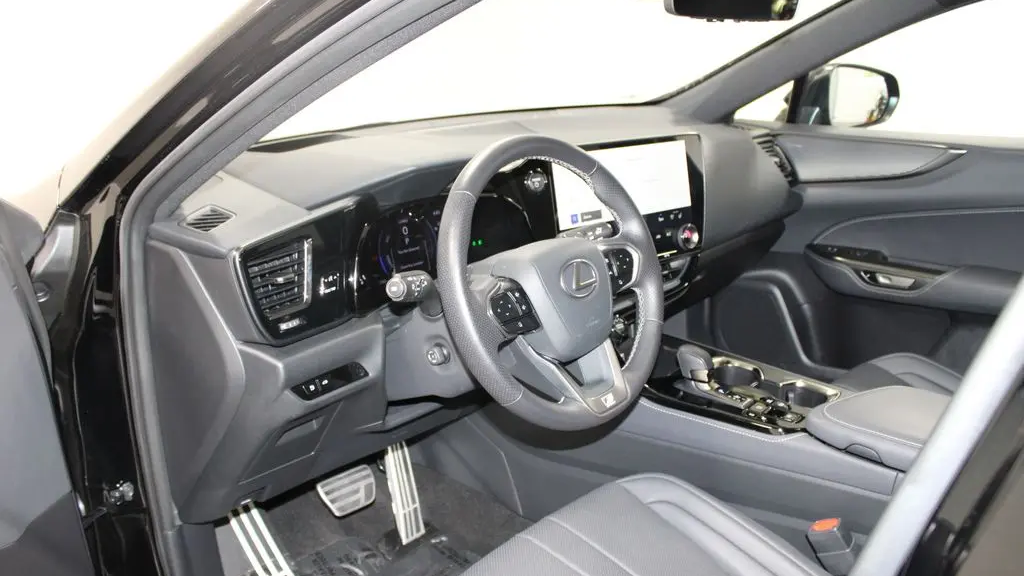 2025 Lexus NX 450h+ F SPORT Handling