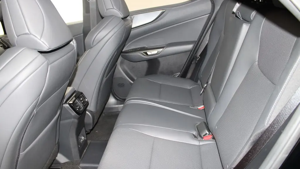 2025 Lexus NX 450h+ F SPORT Handling