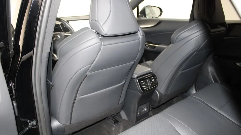 2025 Lexus NX 450h+ F SPORT Handling