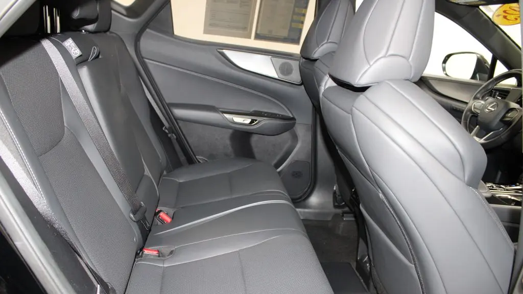 2025 Lexus NX 450h+ F SPORT Handling
