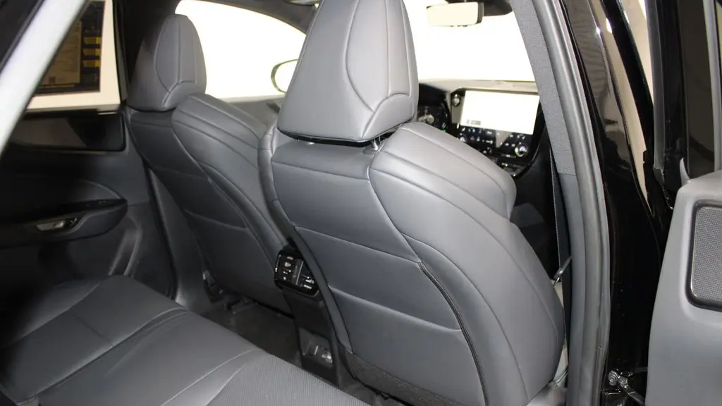 2025 Lexus NX 450h+ F SPORT Handling