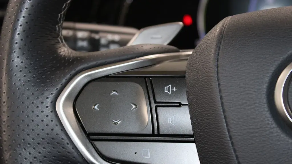2025 Lexus NX 450h+ F SPORT Handling