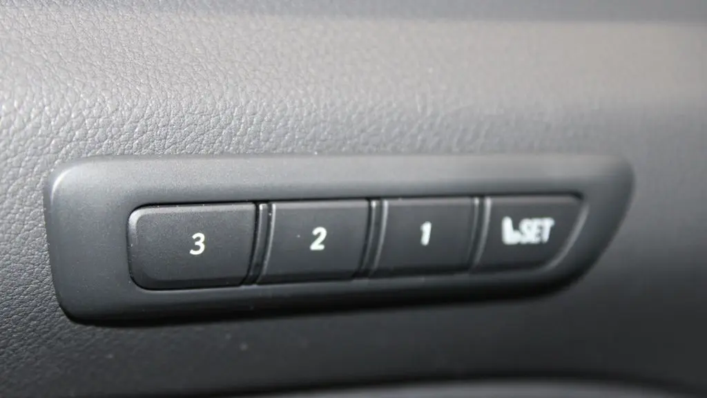 2025 Lexus NX 450h+ F SPORT Handling