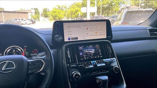 2023 Lexus LX 600 F SPORT Handling