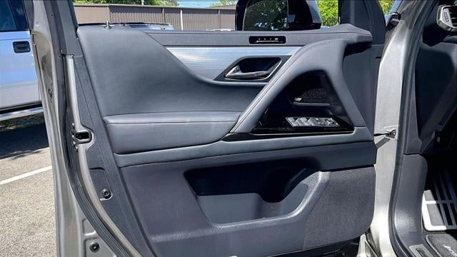 2023 Lexus LX 600 F SPORT Handling