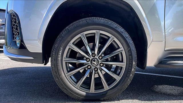 2023 Lexus LX 600 F SPORT Handling