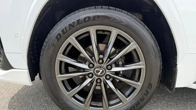 2026 Lexus LX 700h F SPORT Handling
