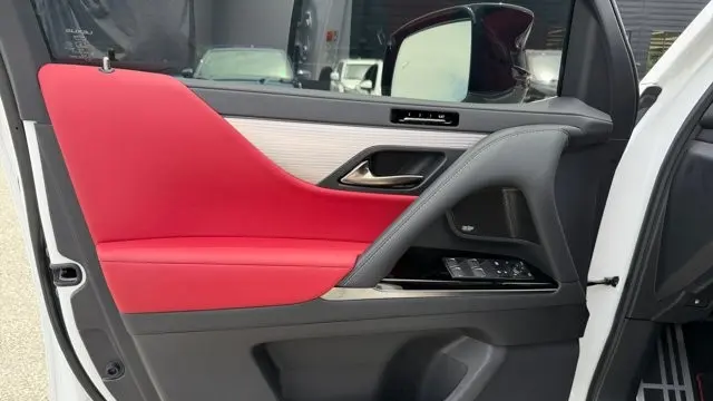 2026 Lexus LX 700h F SPORT Handling