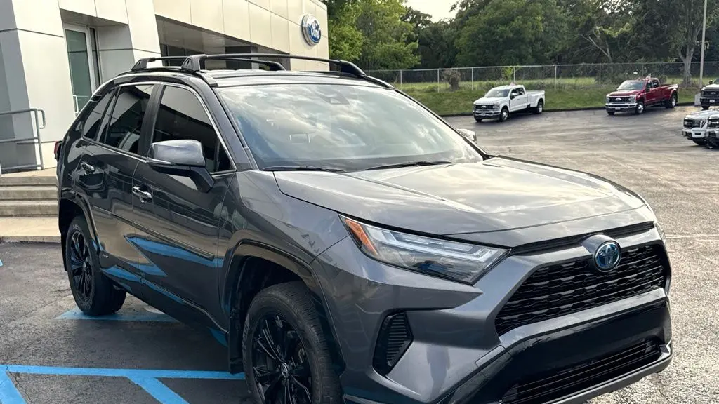 2023 Toyota RAV4 Hybrid SE