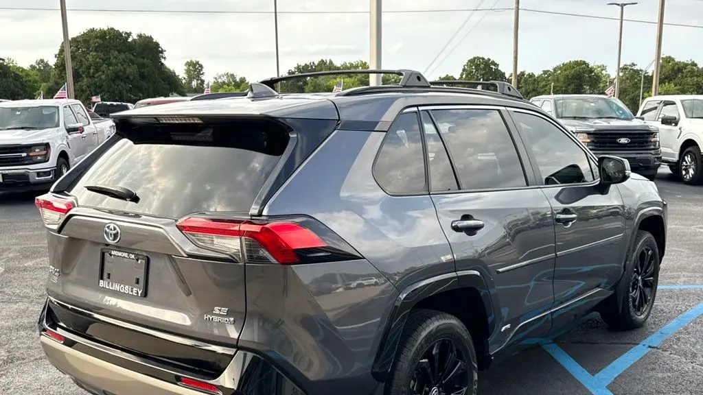 2023 Toyota RAV4 Hybrid SE