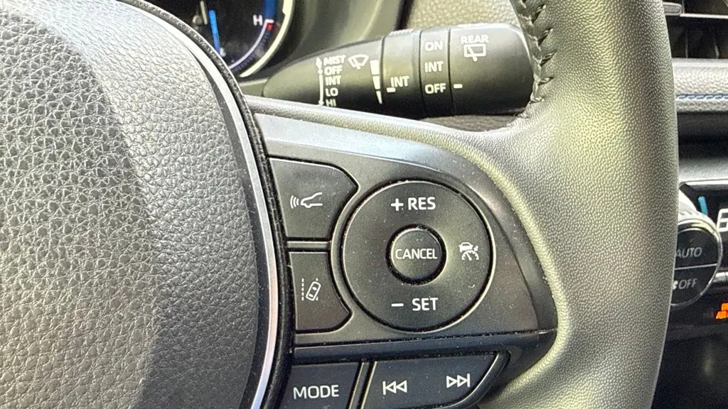 2023 Toyota RAV4 Hybrid SE