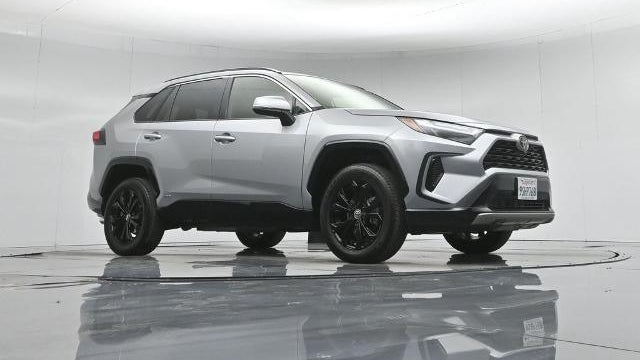 2025 Toyota RAV4 Hybrid SE