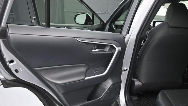 2025 Toyota RAV4 Hybrid SE