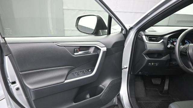 2025 Toyota RAV4 Hybrid SE