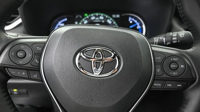 2025 Toyota RAV4 Hybrid SE