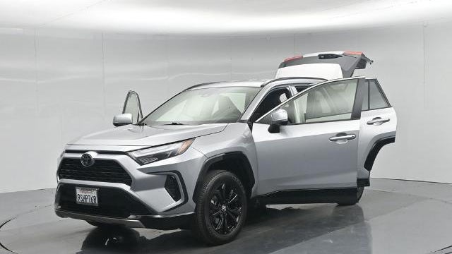 2025 Toyota RAV4 Hybrid SE