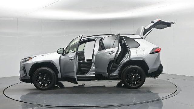 2025 Toyota RAV4 Hybrid SE