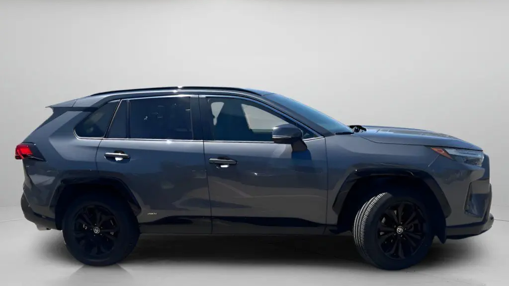 2023 Toyota RAV4 Hybrid SE