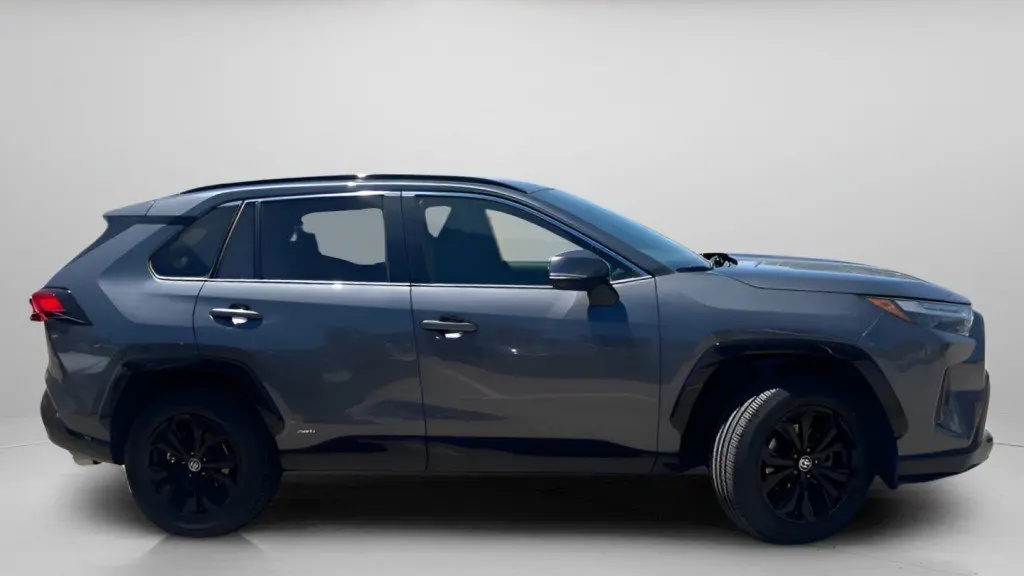 2023 Toyota RAV4 Hybrid SE